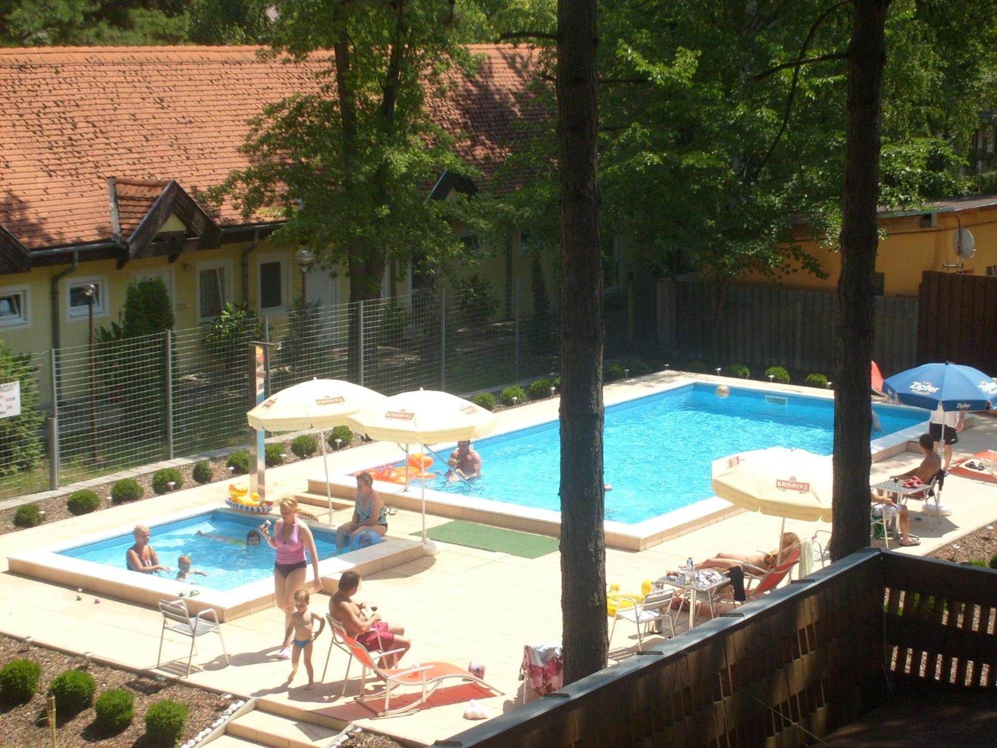 Hotel Korona Siofok Exterior photo