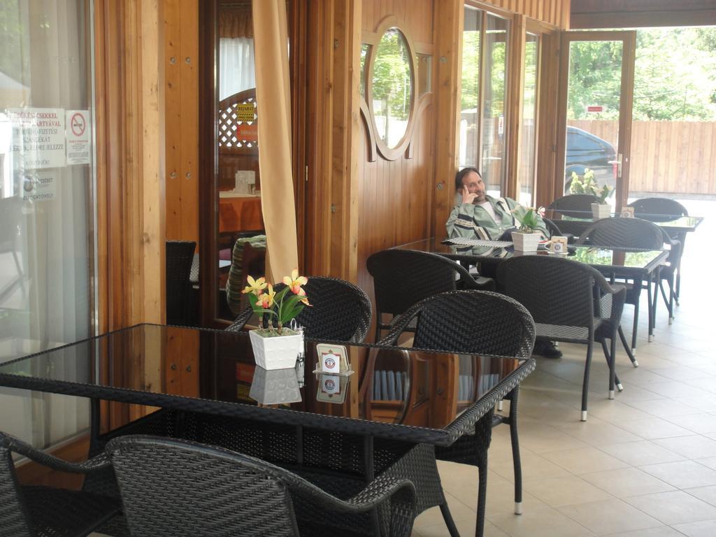 Hotel Korona Siofok Exterior photo